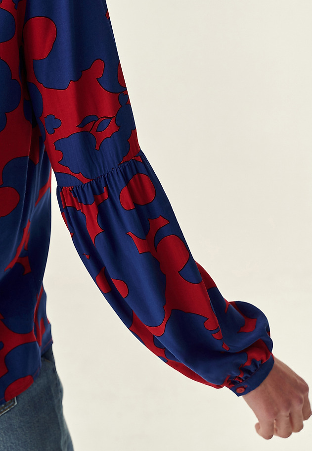 OHLAPNA POTISKANA BLUZA MONKINA 1 OHLAPNA POTISKANA BLUZA MONKINA 1 VEČBARVNA 5