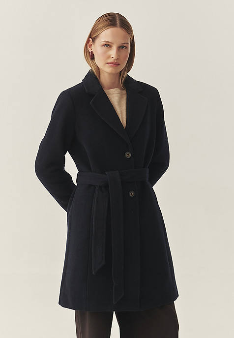 TKANINOWY PŁASZCZ DAMSKI Z PASKIEM — NITIKA TKANINOWY PŁASZCZ DAMSKI Z PASKIEM — NITIKA