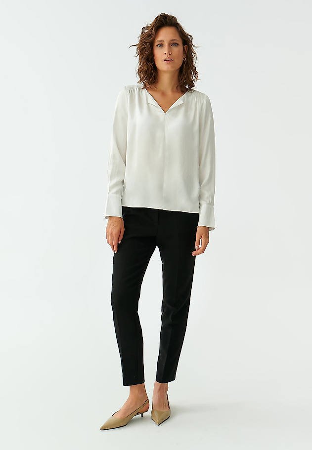 LADIES’ ELEGANT BLOUSE ELENA LADIES’ ELEGANT BLOUSE ELENA ECRU 2