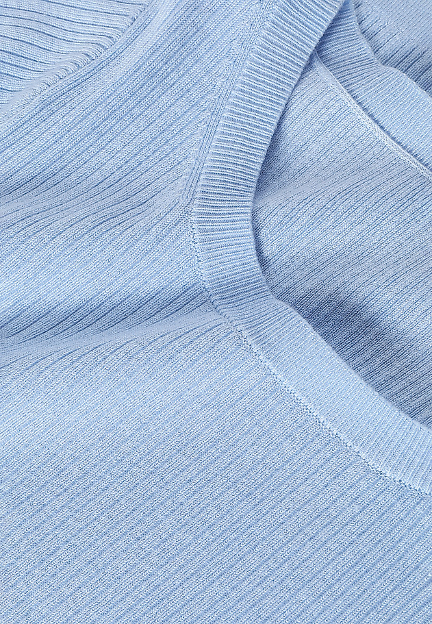 DOPASOWANY SWETER DAMSKI W PRĄŻKI - SALMIKO DOPASOWANY SWETER DAMSKI W PRĄŻKI - SALMIKO NIEBIESKI 6