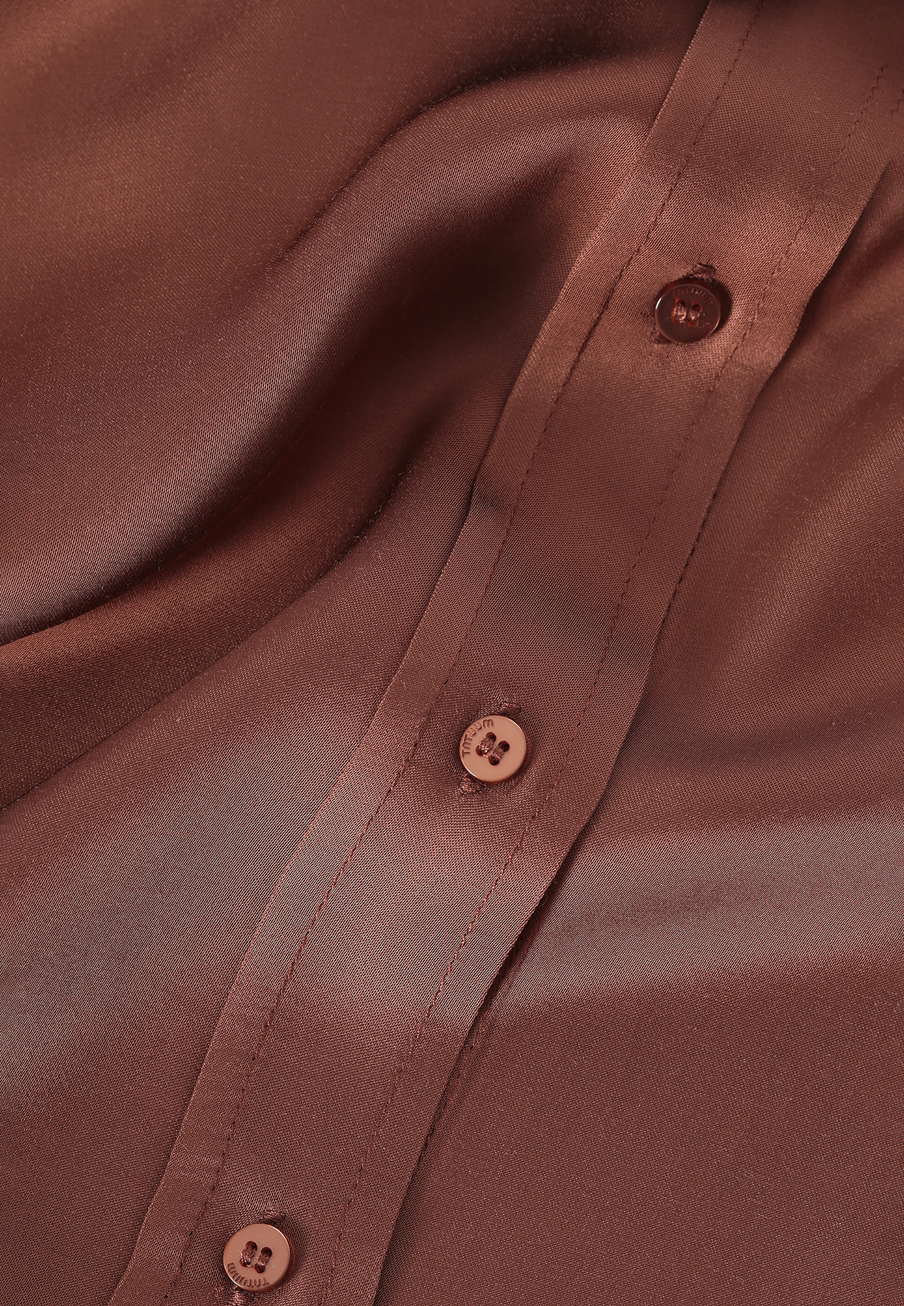 DLOUHÁ DÁMSKÁ KOŠILE Z VISKÓZOVÉHO SATÉNU TREALIA