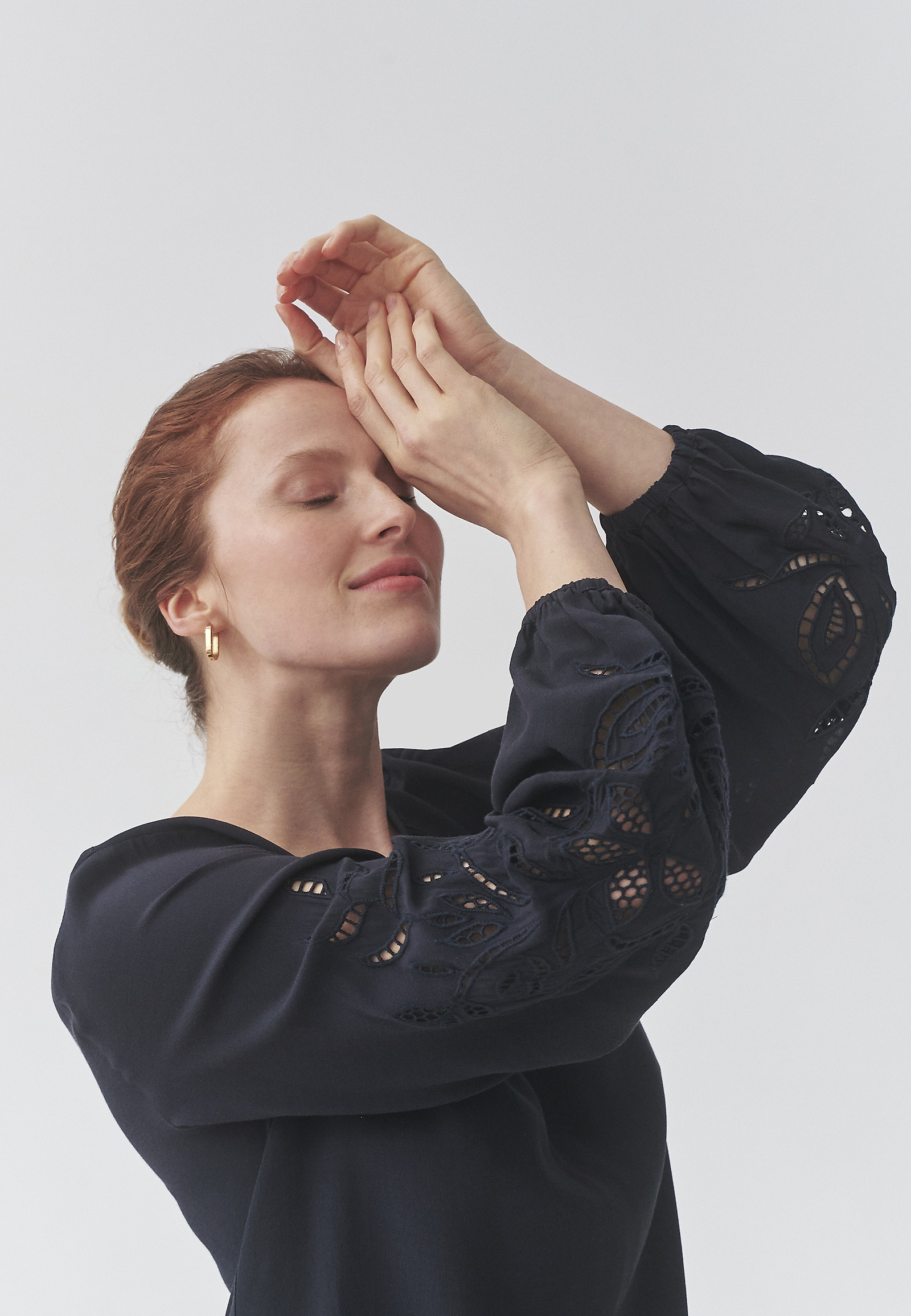 VISCOSE BLOUSE WITH FLORAL EMBROIDERY - ALIZZIE VISCOSE BLOUSE WITH FLORAL EMBROIDERY - ALIZZIE NAVY BLUE 106582