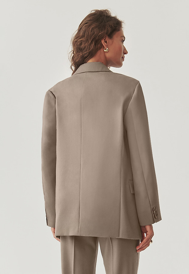LADIES’ OVERSIZED BLAZER WITH DECORATIVE LAPELS - MONTIKA LADIES’ OVERSIZED BLAZER WITH DECORATIVE LAPELS - MONTIKA BEŻOWY 5