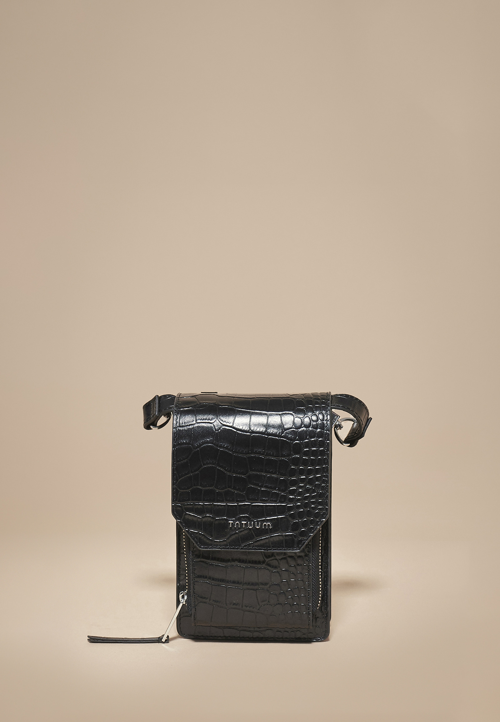 KOMPAKTOWA LISTONOSZKA Z NATURALNEJ SKÓRY - AMBER KOMPAKTOWA LISTONOSZKA Z NATURALNEJ SKÓRY - AMBER CZARNY 115942