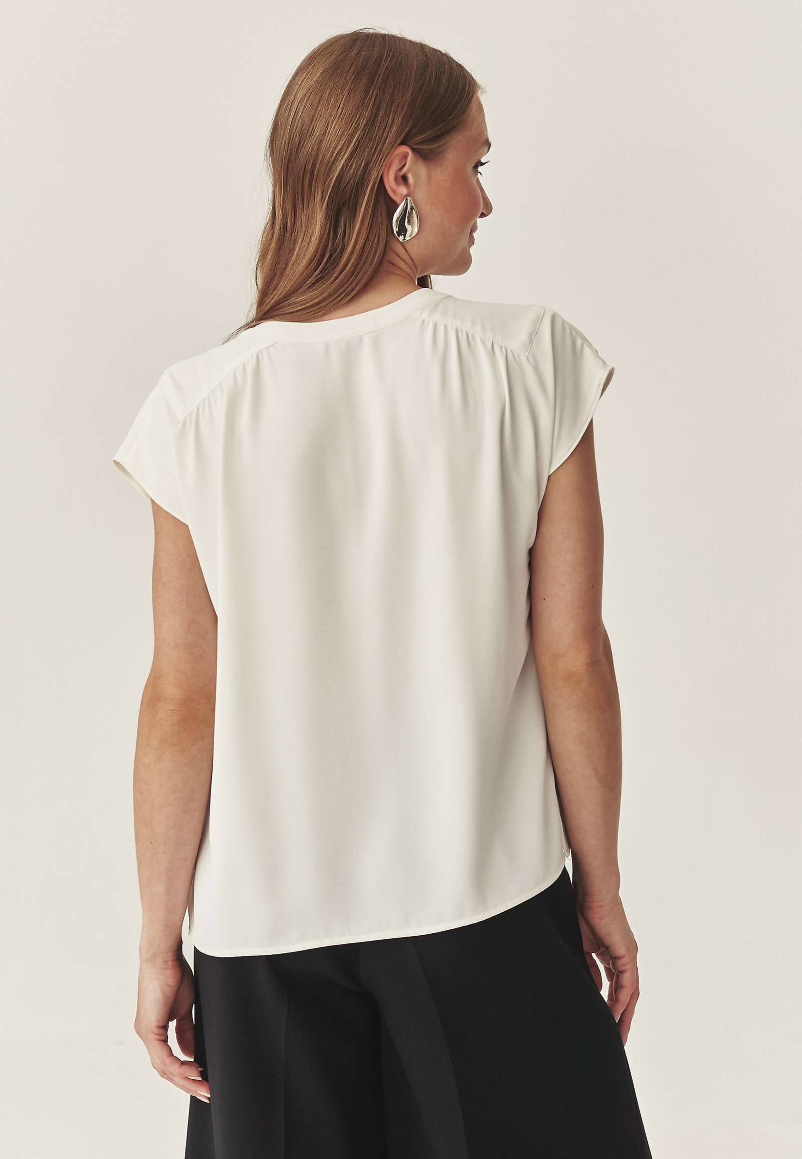 KLASSZIKUS BLÚZ KÉTSZERES STITCH-EL - TISZTÍTÁS KLASSZIKUS BLÚZ KÉTSZERES STITCH-EL - TISZTÍTÁS EKRÜ 115359