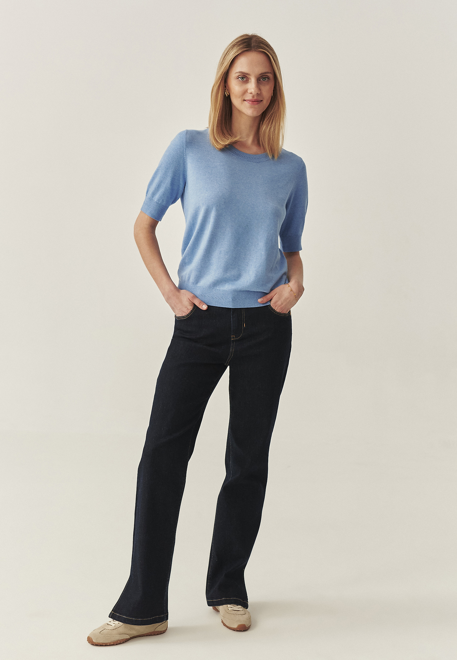 CLASSIC BLOUSE IN AIRY YARN - ALIWI CLASSIC BLOUSE IN AIRY YARN - ALIWI BLUE 114410