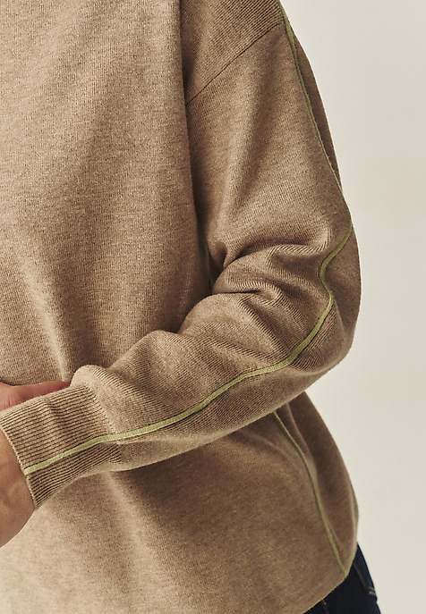 LADIES' SWEATER WITH A BOAT NECKLINE AND DECORATIVE PIPING - CORALINE BEIGE 2