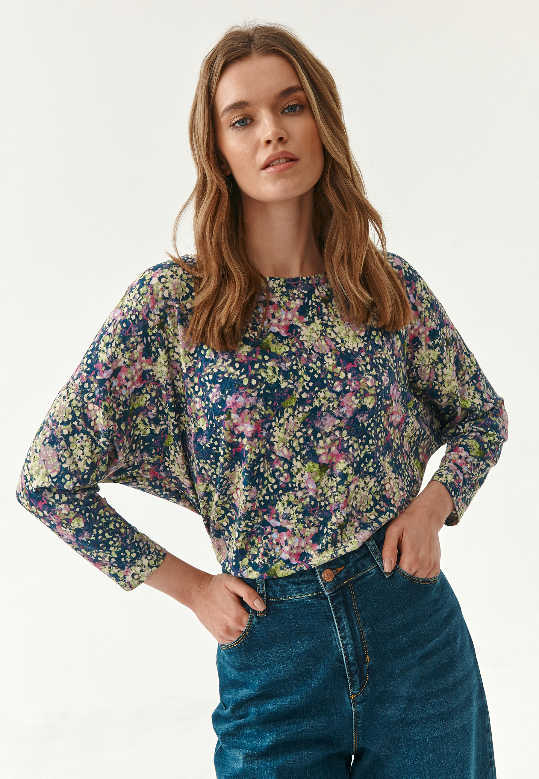 BLUZKA DAMSKA W PRINT KWIATOWY DOROTEA