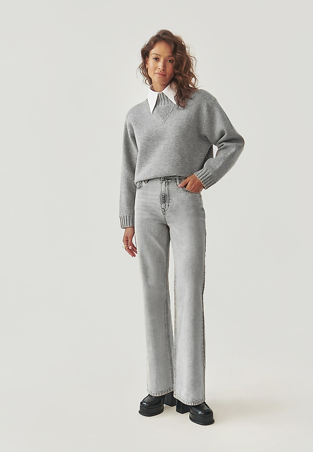 LADIES’ OVERSIZED SWEATER WITH MOCK TURTLENECK - MALMANA 1 LADIES’ OVERSIZED SWEATER WITH MOCK TURTLENECK - MALMANA 1 SZARY 3