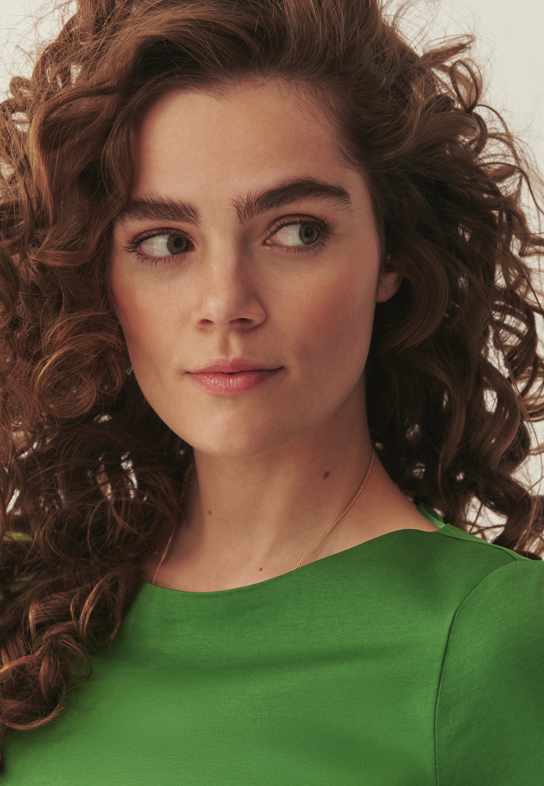 DOPASOWANA BLUZKA Z KLEJONYM WYKOŃCZENIEM - MIKAJA 3 ZIELONY 2