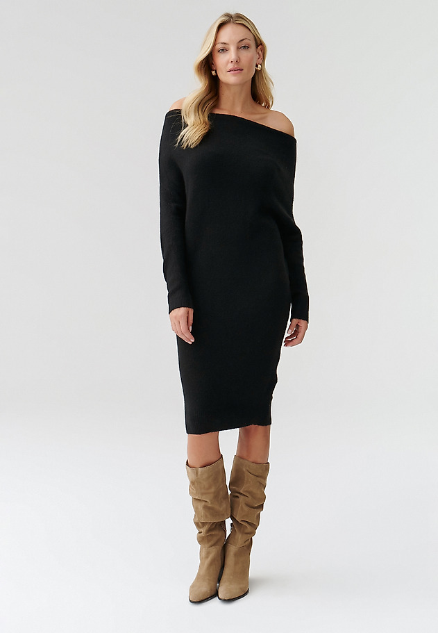 LADIES’ DRESS WITH DECORATIVE NECKLINE AWATI LADIES’ DRESS WITH DECORATIVE NECKLINE AWATI CZARNY 1