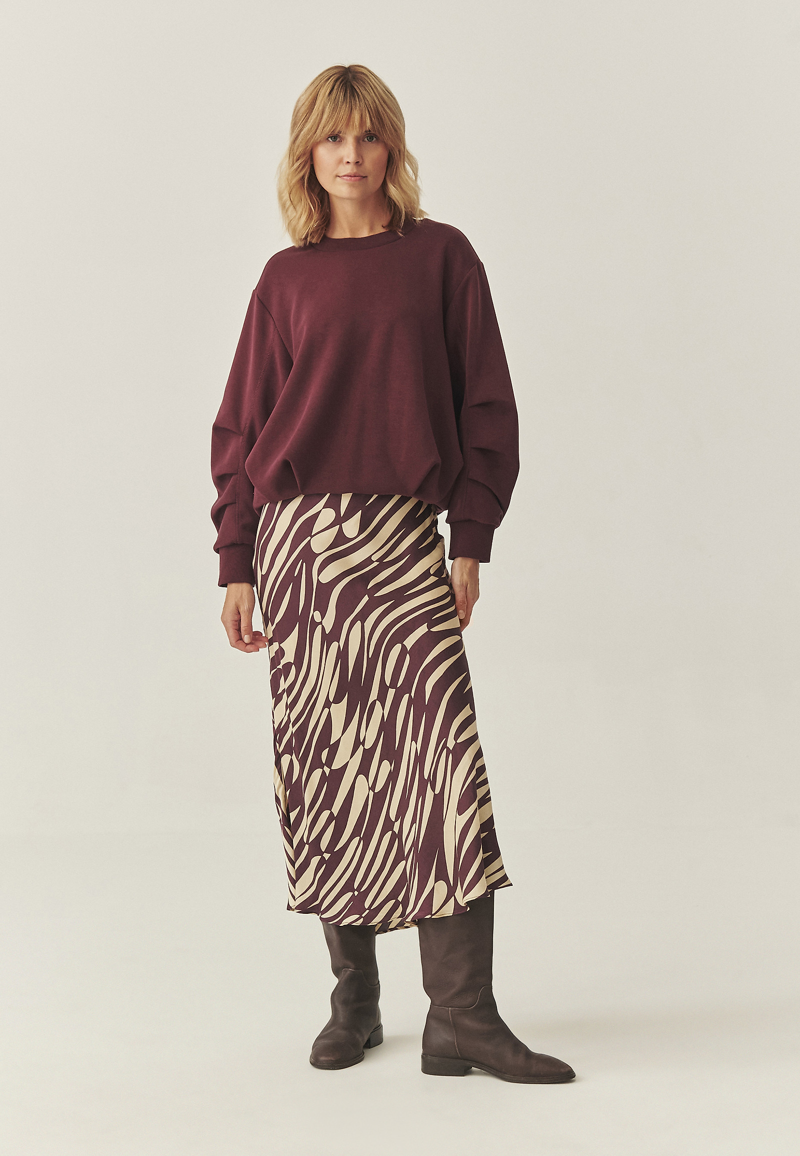 SATÉNOVÁ SUKŇA Z VZOROVANÉHO VISKÓZY - SATINI 5 SATÉNOVÁ SUKŇA Z VZOROVANÉHO VISKÓZY - SATINI 5 VIACFAREBNÝ 116926