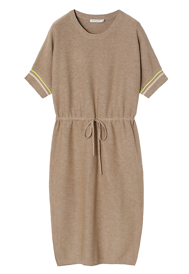 LADIES’ DRESS WITH DECORATIVE PULLER ON THE CUFFS - PAM LADIES’ DRESS WITH DECORATIVE PULLER ON THE CUFFS - PAM BEŻOWY 7