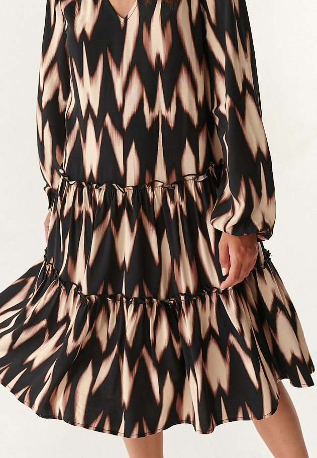 LADIES' LOOSE DRESS WITH A GEOMETRIC MOTIF EMRAMI LADIES' LOOSE DRESS WITH A GEOMETRIC MOTIF EMRAMI MULTIKOLOR 4