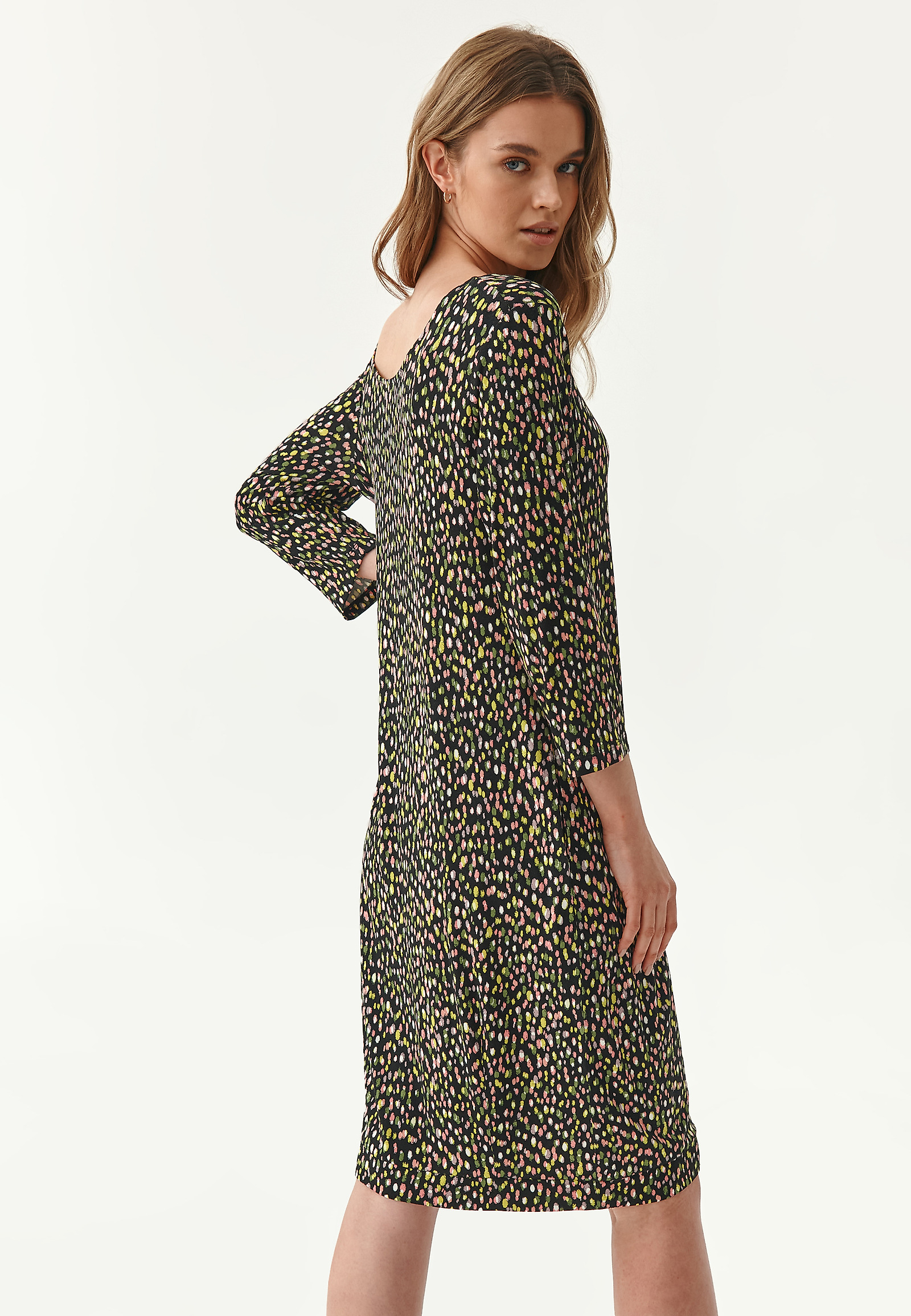 SUKIENKA DAMSKA W FORMIE BOMBKI KOKA SUKIENKA DAMSKA W FORMIE BOMBKI KOKA MULTIKOLOR 80325