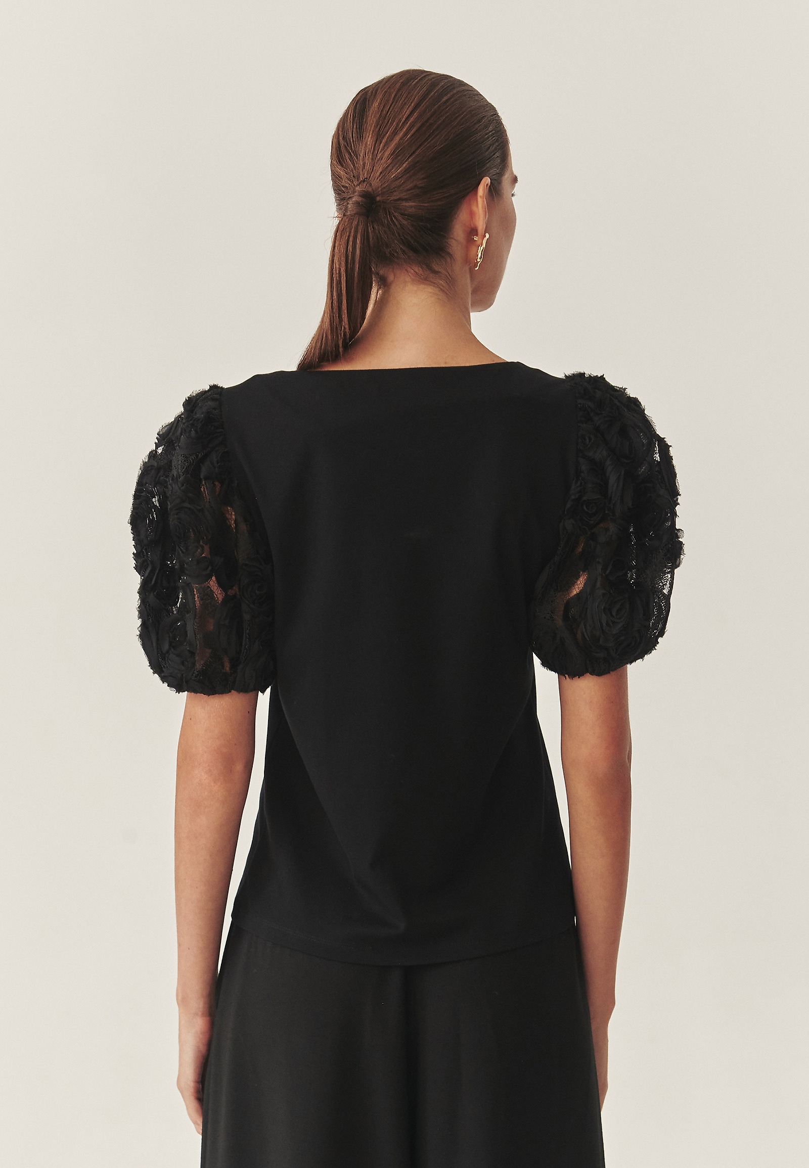 COTTON BLOUSE WITH FLORAL DETAILS - MENORIA 1 COTTON BLOUSE WITH FLORAL DETAILS - MENORIA 1 BLACK 118252