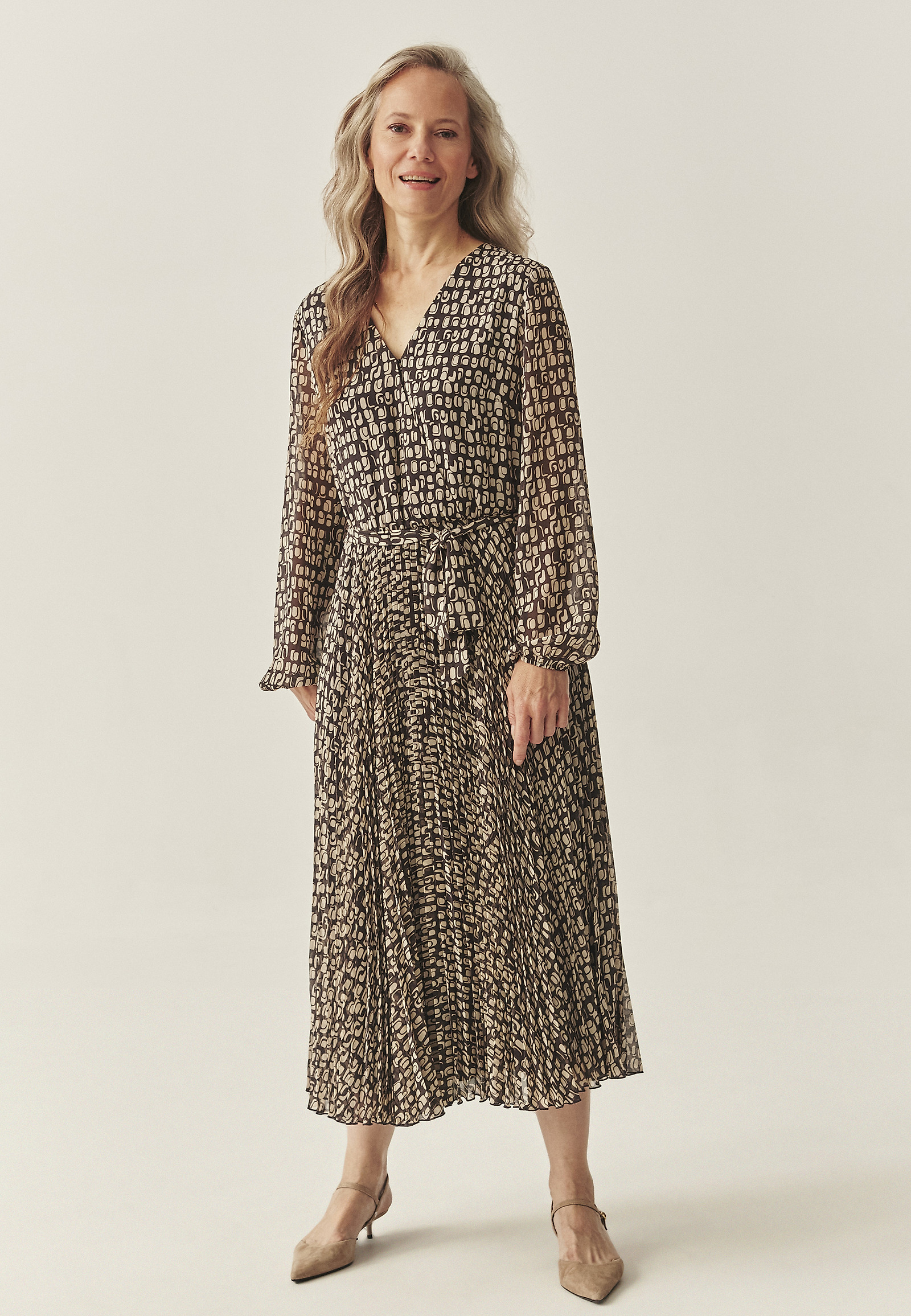 PLEATED DRESS WITH ORIGINAL DESIGN - IDA PLEATED DRESS WITH ORIGINAL DESIGN - IDA BROWN 117567