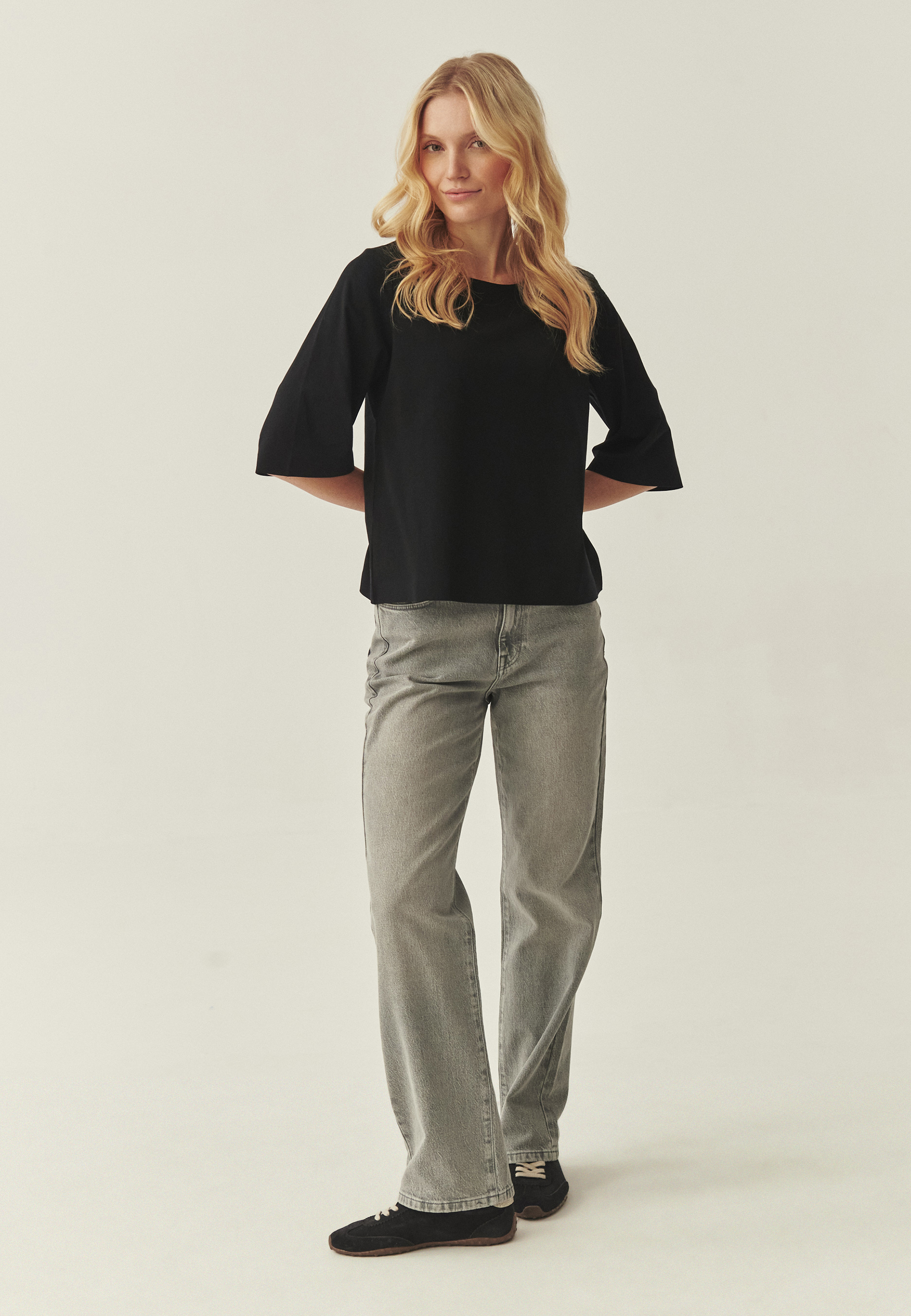 KLASICKÁ BLÚZKA S BAJKOU - KERO ČIERNA 2