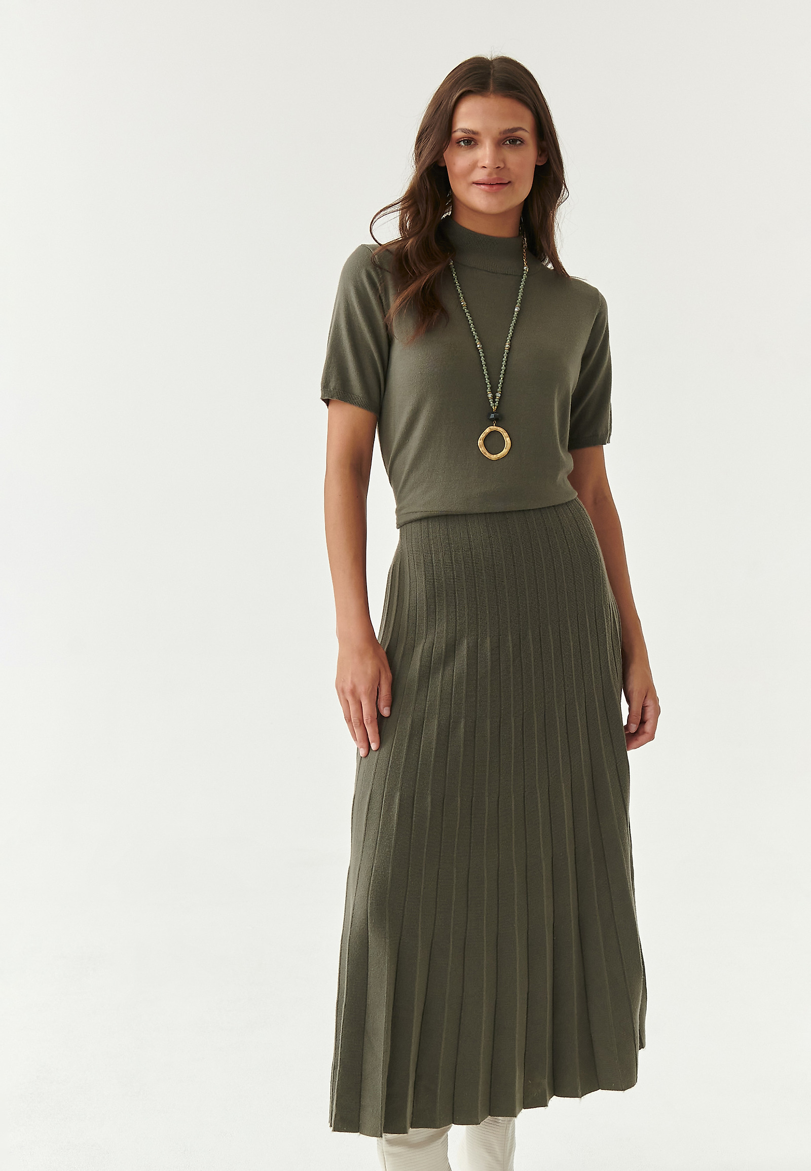 MAXI PLISOWANA SUKIENKA Z GOLFEM AKSONI MAXI PLISOWANA SUKIENKA Z GOLFEM AKSONI KHAKI 81470