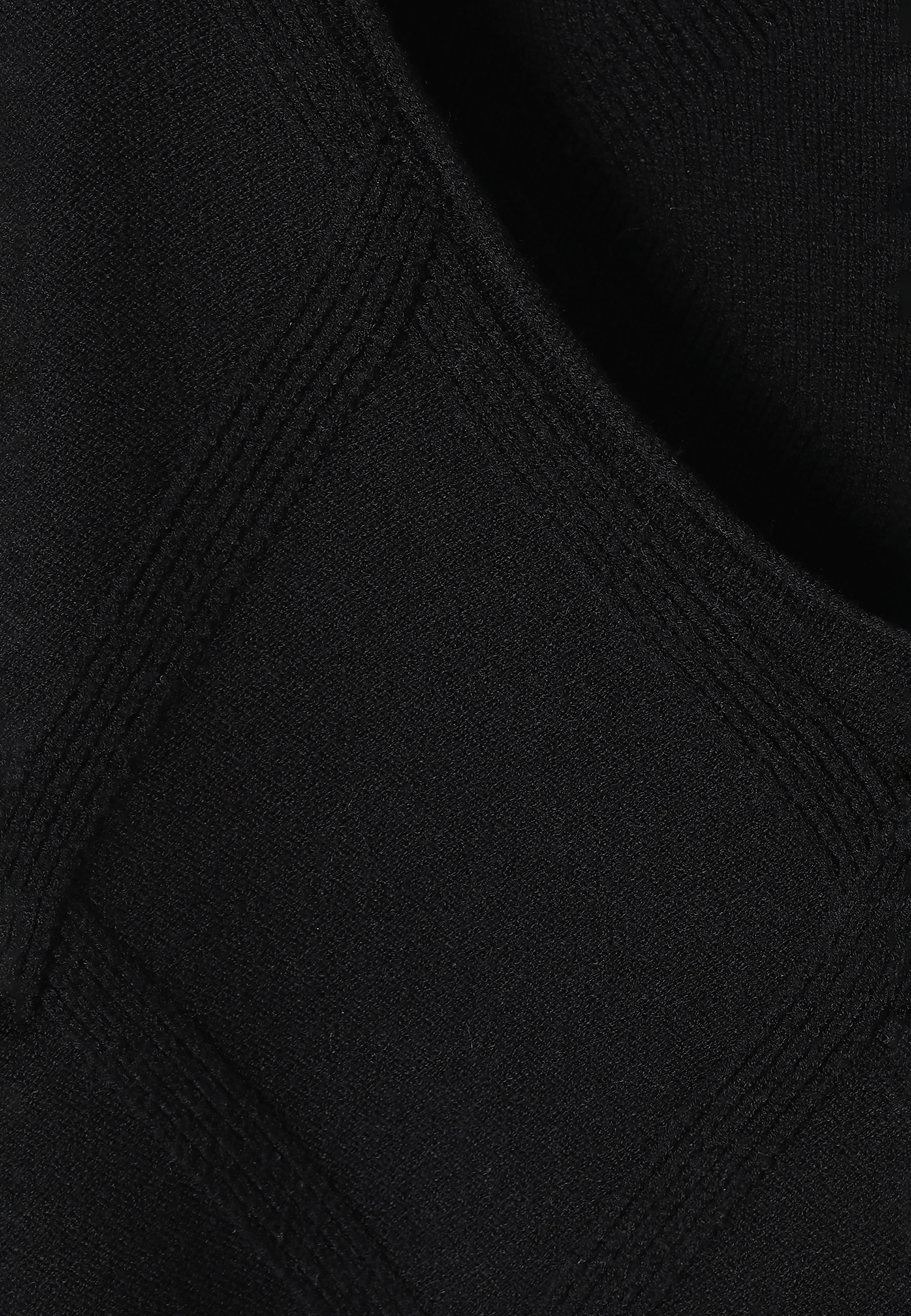 SWETER DAMSKI W ROMBY BUMO SWETER DAMSKI W ROMBY BUMO CZARNY 89912