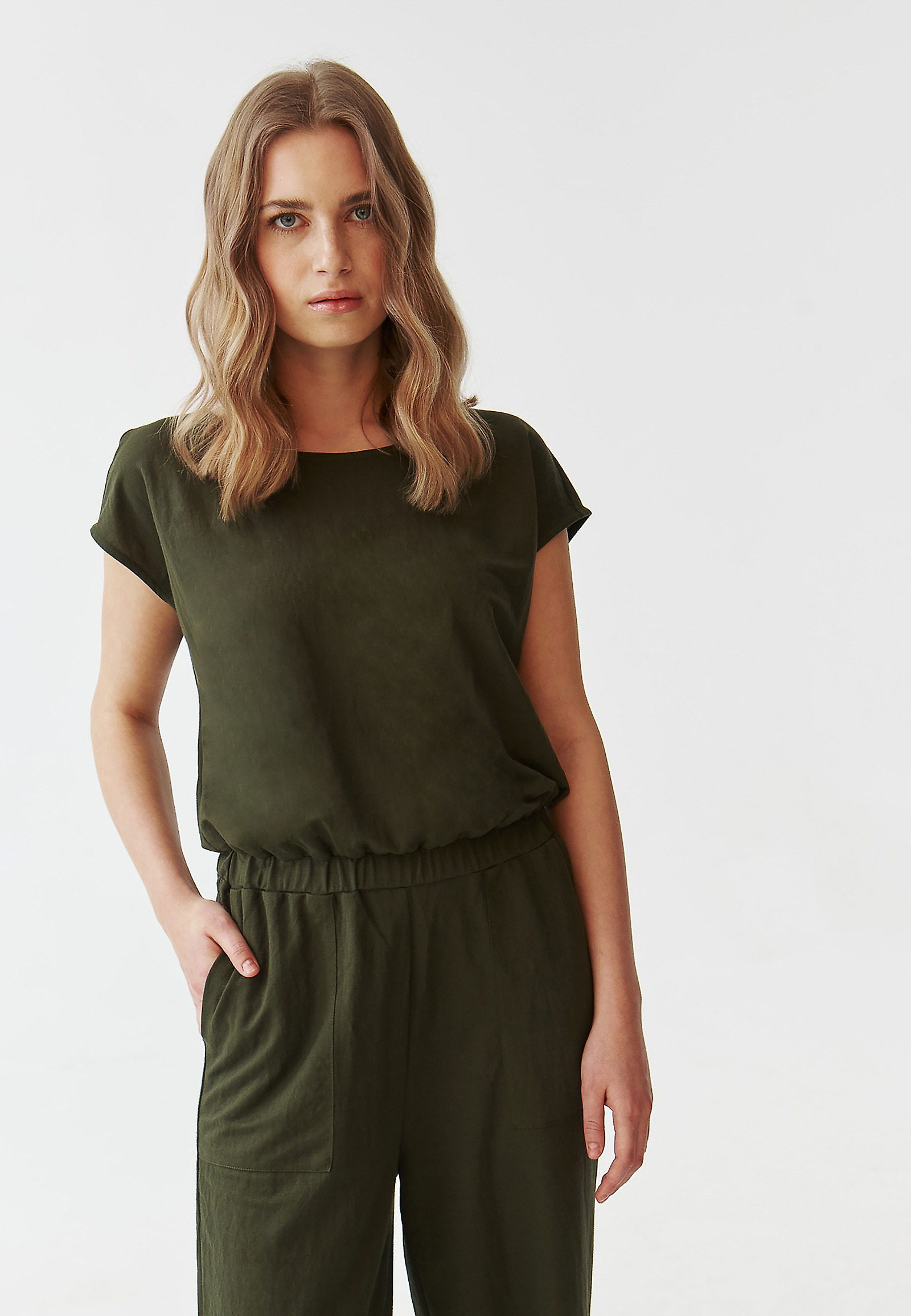 DZIANINOWY KOMBINEZON DAMSKI O SWOBODNYM KROJU - KOMBI DZIANINOWY KOMBINEZON DAMSKI O SWOBODNYM KROJU - KOMBI KHAKI 96805