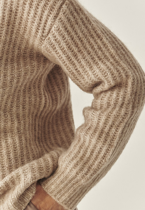 LADIES' JUMPER WITH A CREW NECKLINE — ASPEN BEIGE 2