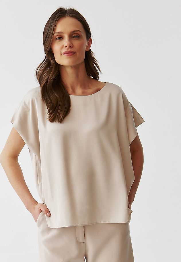 SATYNOWA BLUZKA DAMSKA O KROJU OVERSIZE - IRMINA SATYNOWA BLUZKA DAMSKA O KROJU OVERSIZE - IRMINA BEŻOWY 3