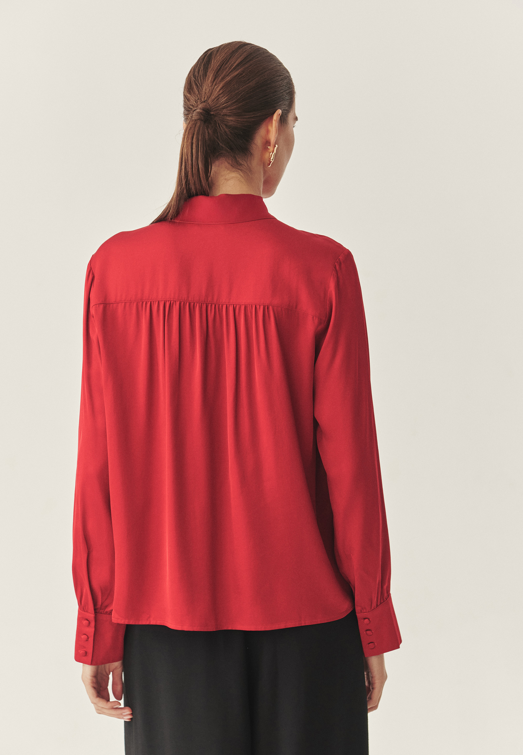 VISCOSE BLOUSE WITH DECORATIVE TIE - TIRA RED 2