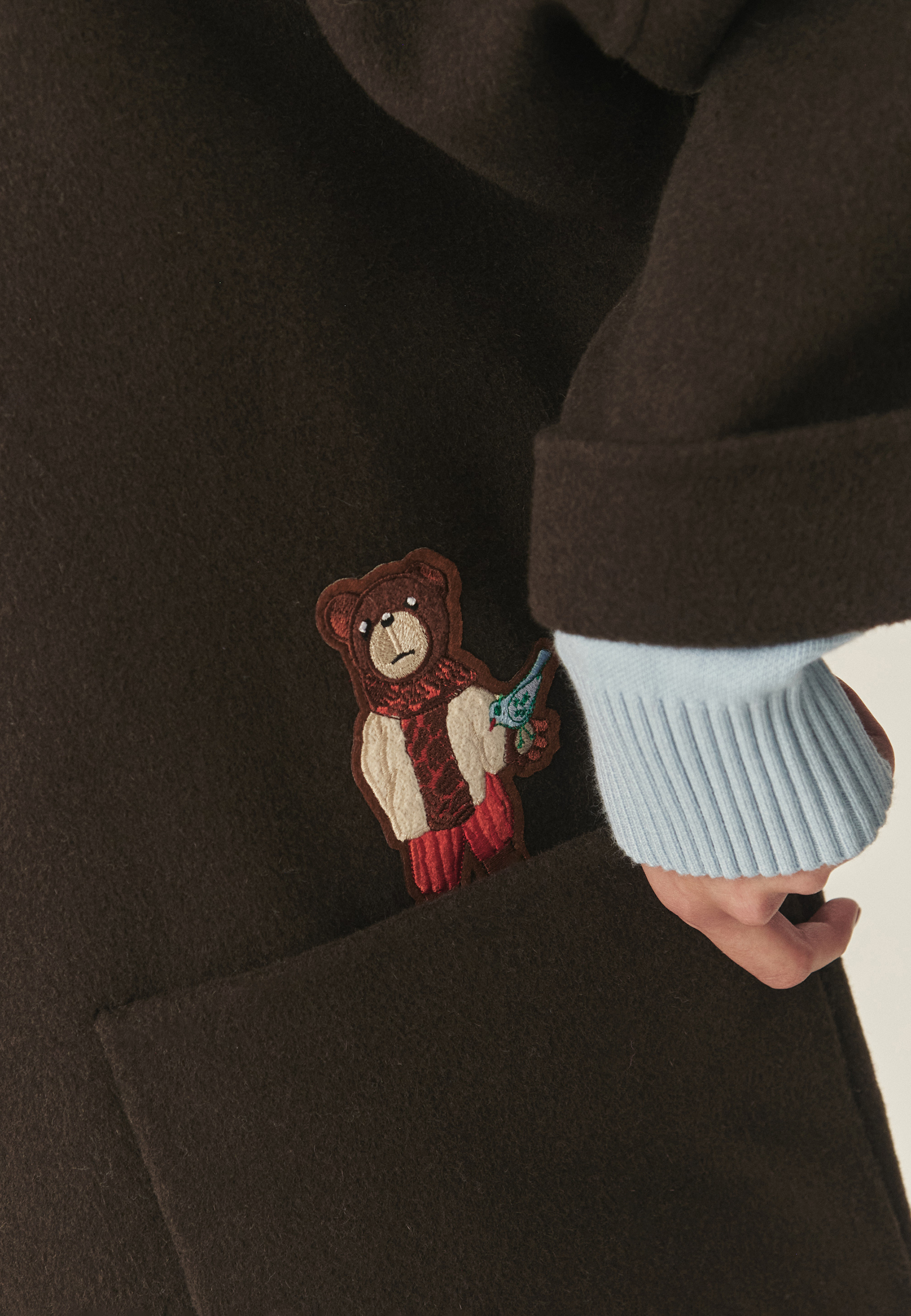 HAFTOWANY PŁASZCZ Z WEŁNĄ - MORIVIKA BRĄZOWY 2