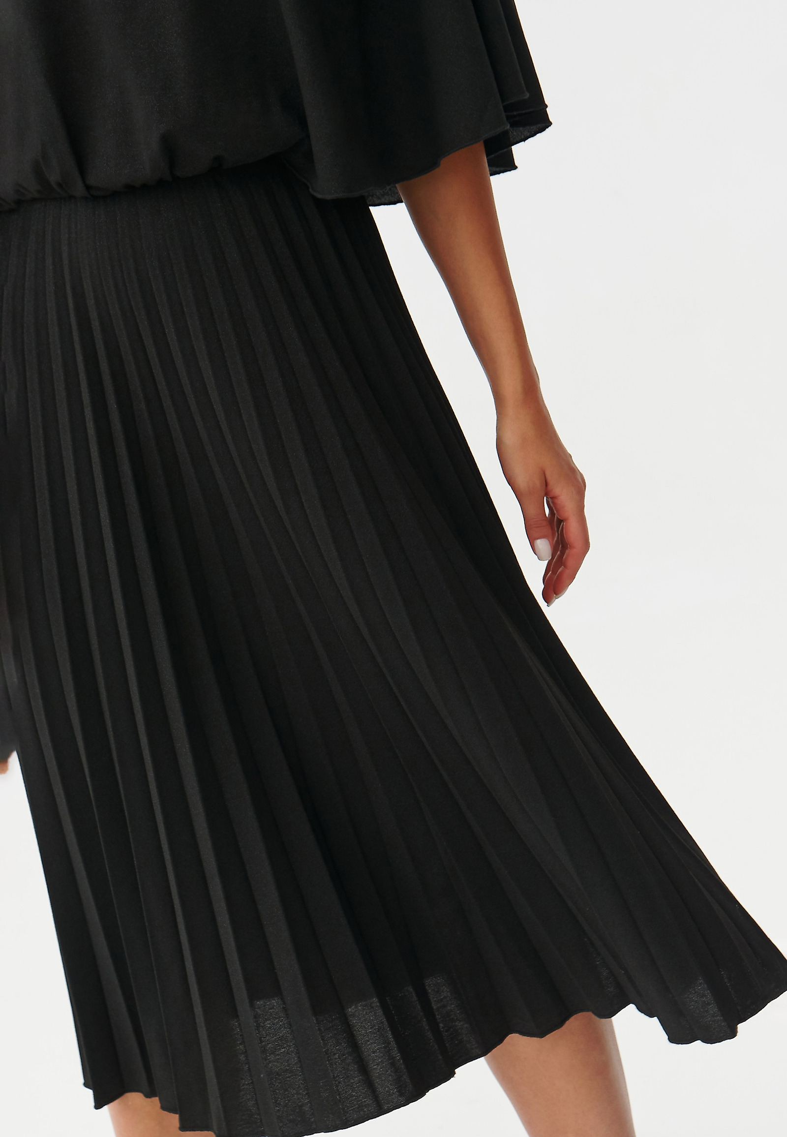 ROCHIE DIN TRICOT METALIZAT, CU PLIURI GAJA ROCHIE DIN TRICOT METALIZAT, CU PLIURI GAJA NEGRU 92693
