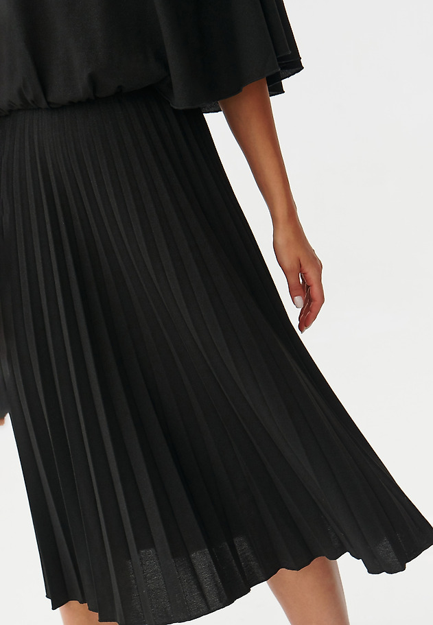 ROCHIE DIN TRICOT METALIZAT, CU PLIURI GAJA ROCHIE DIN TRICOT METALIZAT, CU PLIURI GAJA NEGRU 5