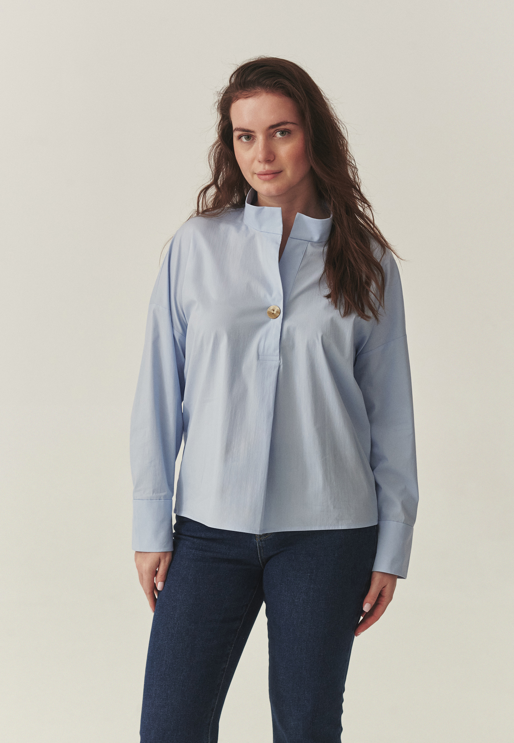 BLUZĂ PASTELATĂ, CU GULER RIDICAT — LOTARI ALBASTRU 2