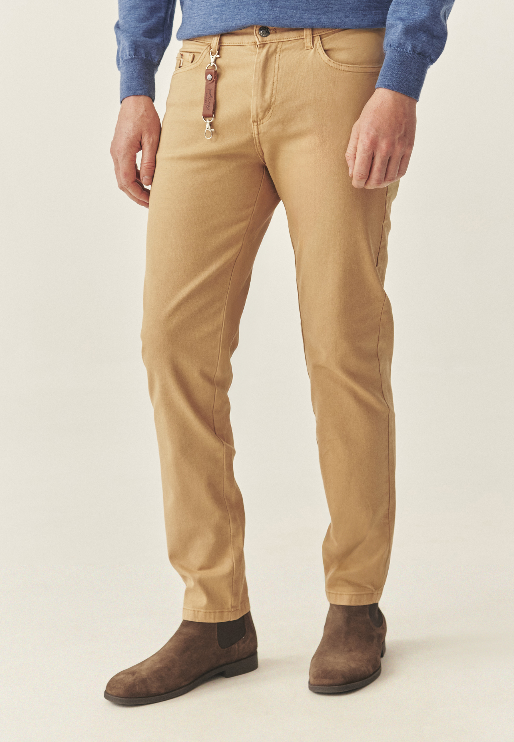 TKANINOWE SPODNIE MĘSKIE Z NASZYWKĄ Z MISIEM USZATKIEM CORGIMO BEŻOWY 2