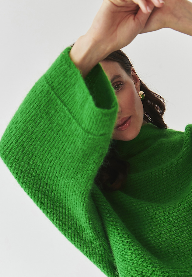 LADIES' TURTLENECK JUMPER WITH WIDE SLEEVES — MAZZY 1 LADIES' TURTLENECK JUMPER WITH WIDE SLEEVES — MAZZY 1 ZIELONY 1