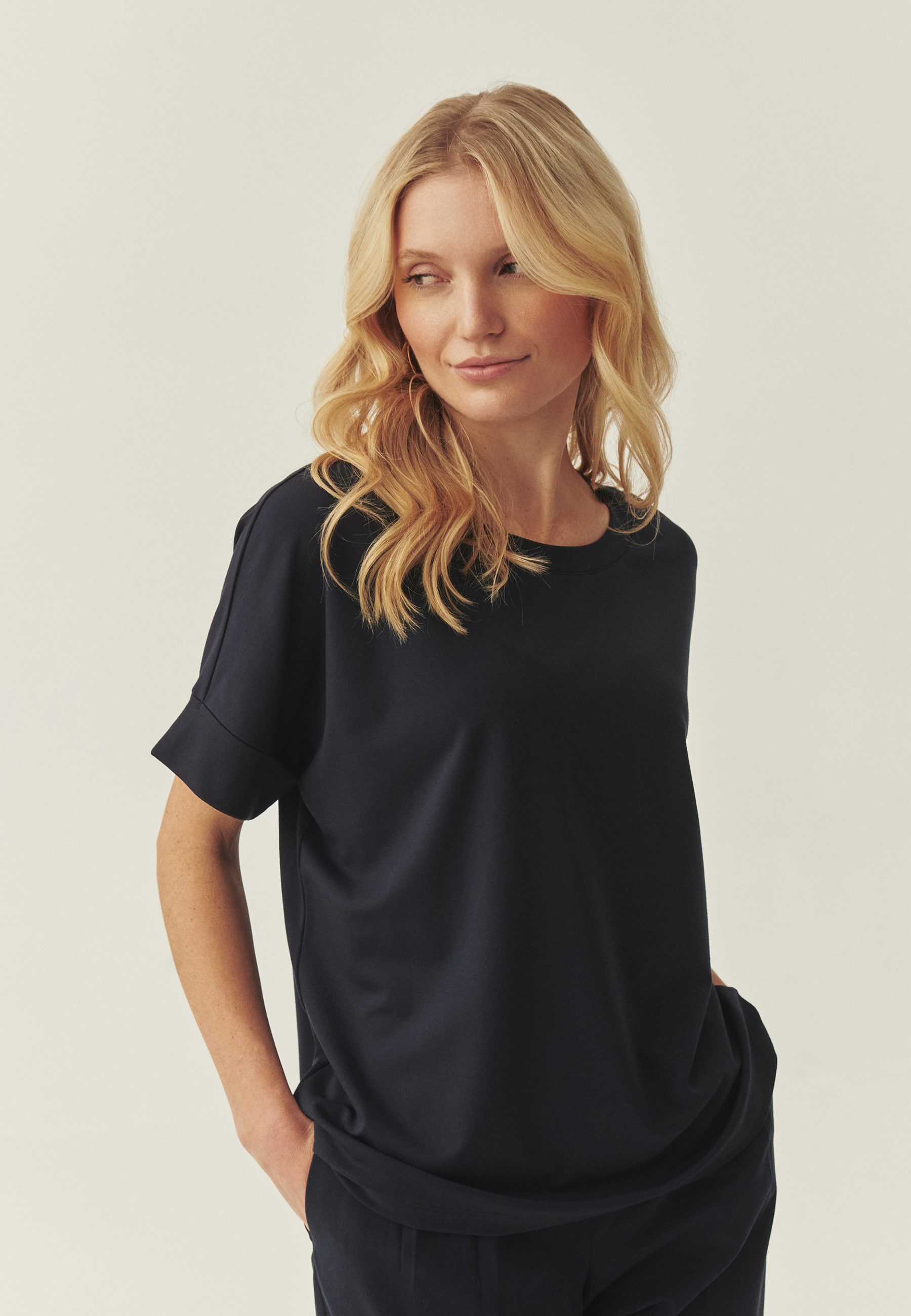 KLASYCZNA BLUZKA Z DZIANINY - BOW