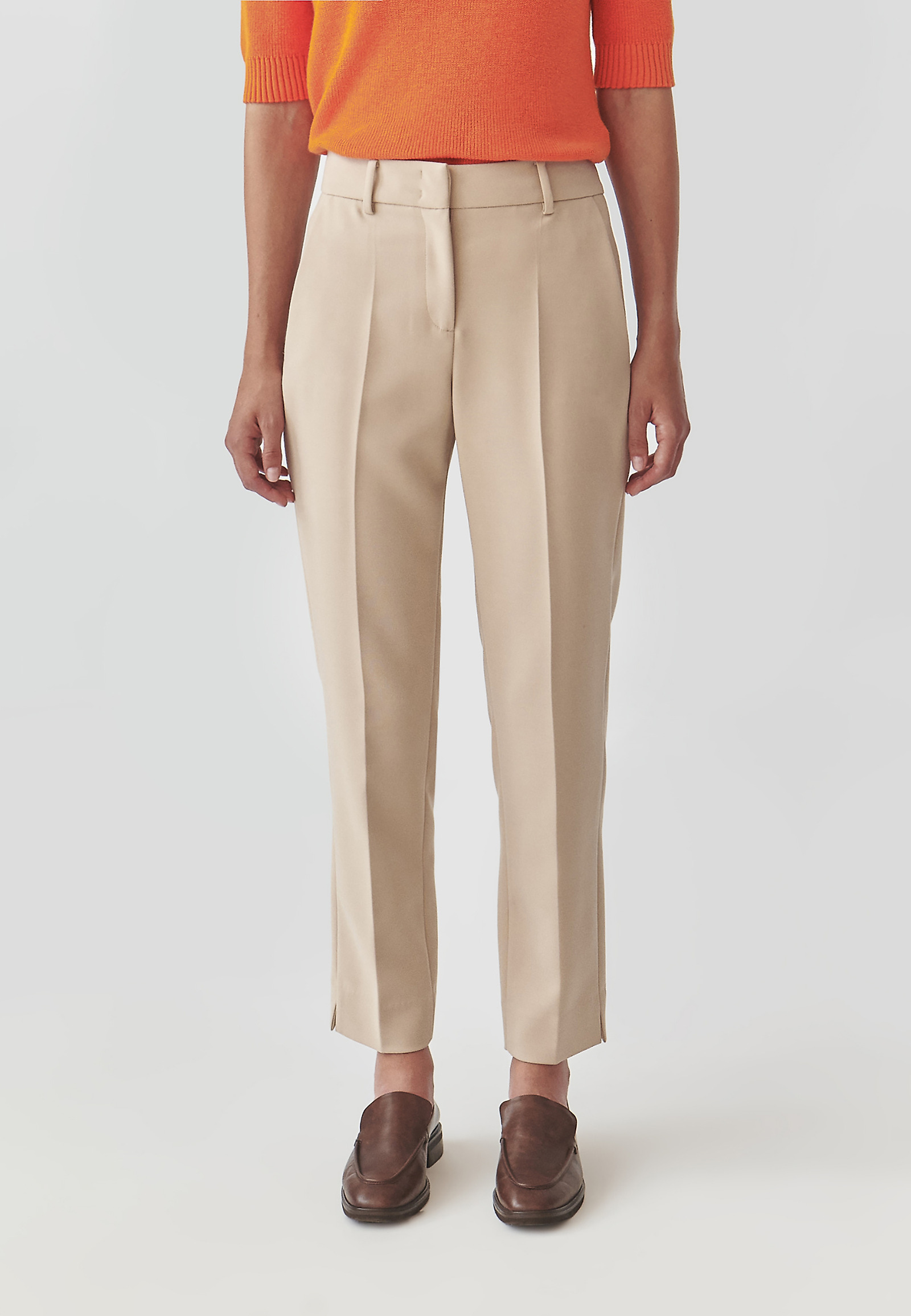 ELEGANTNÍ DÁMSKÉ PLÁTĚNÉ KALHOTY S PUKY - RIMINI ELEGANTNÍ DÁMSKÉ PLÁTĚNÉ KALHOTY S PUKY - RIMINI BÉŽOVÁ 100057