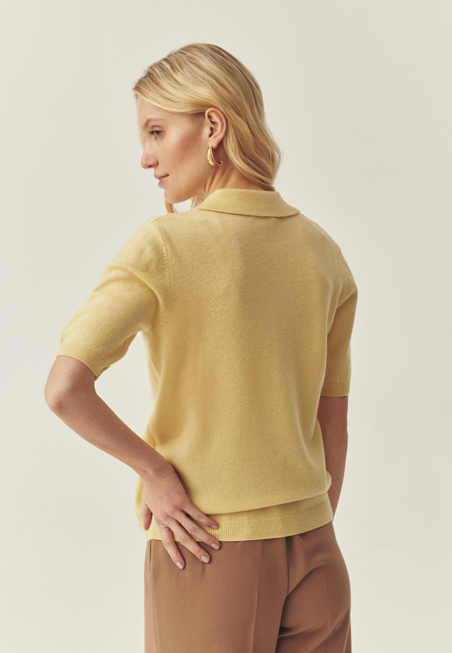 WEŁNIANA BLUZKA Z CEKINOWYM WZOREM - LORO