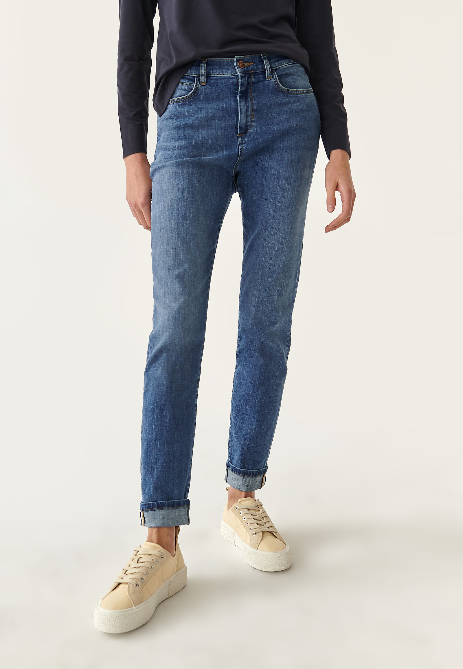 ŽENSKE JEANS HLAČE ALANA 1 ŽENSKE JEANS HLAČE ALANA 1 MODRA 85348