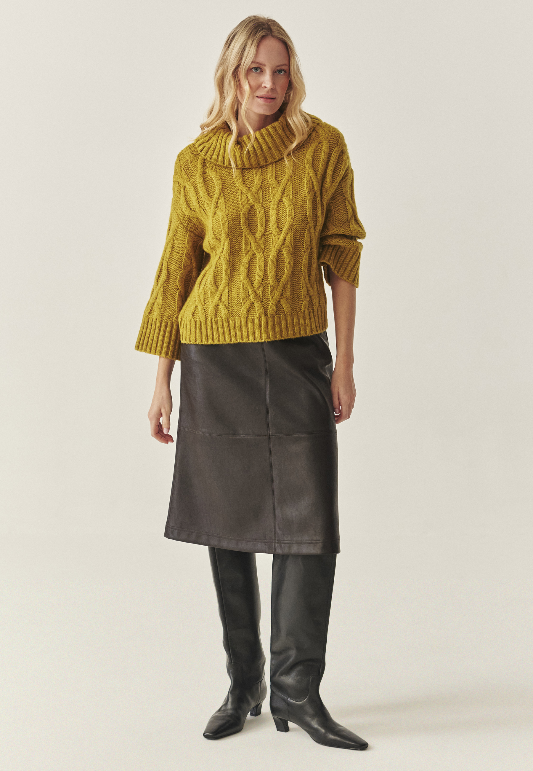 OHLAPEN PULOVER Z VOLNO IN MOHERJEM - SERVA ZELENA 2