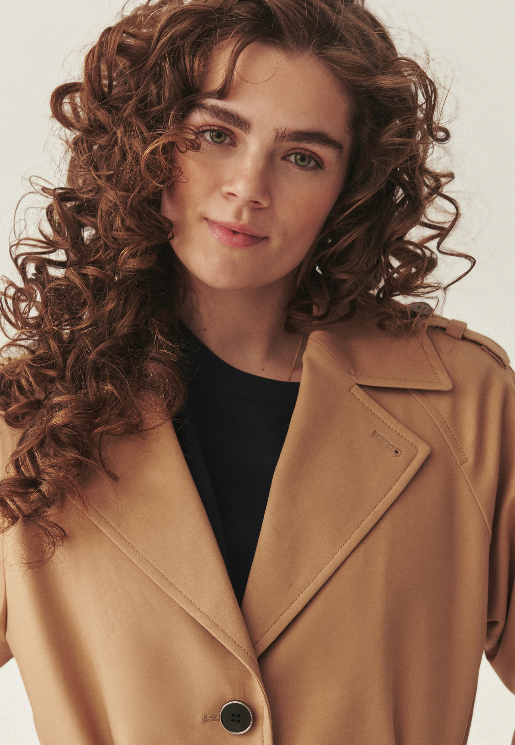 KLASYCZNY TRENCZ Z OCIEPLENIEM - BATANA BEŻOWY 2