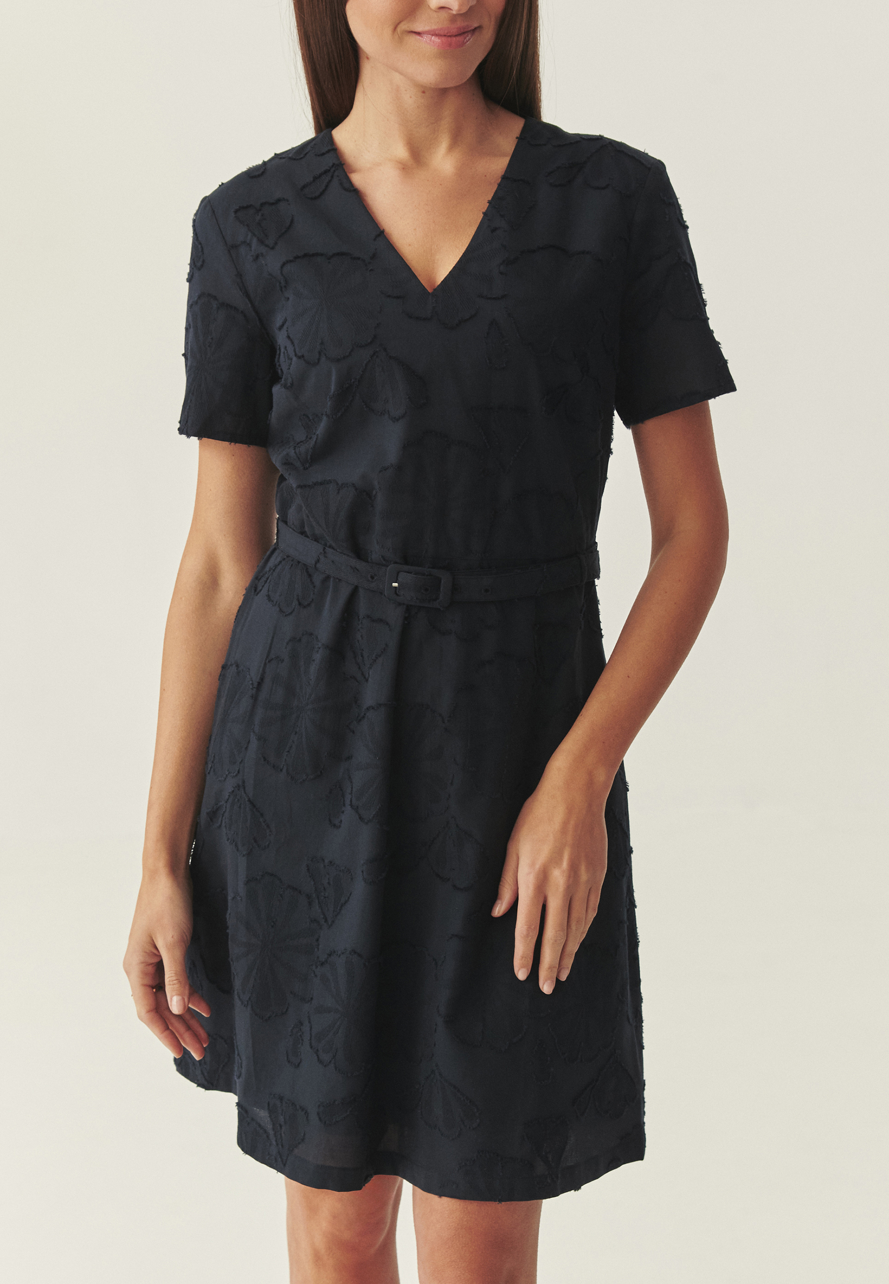 BAWEŁNIANA SUKIENKA Z KWIATOWYM HAFTEM - NIKITA Z GRANATOWY 2