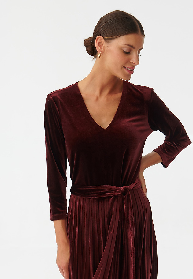 LADIES’ VELVET DRESS WITH A TIE ANIKAMI LADIES’ VELVET DRESS WITH A TIE ANIKAMI RED 3
