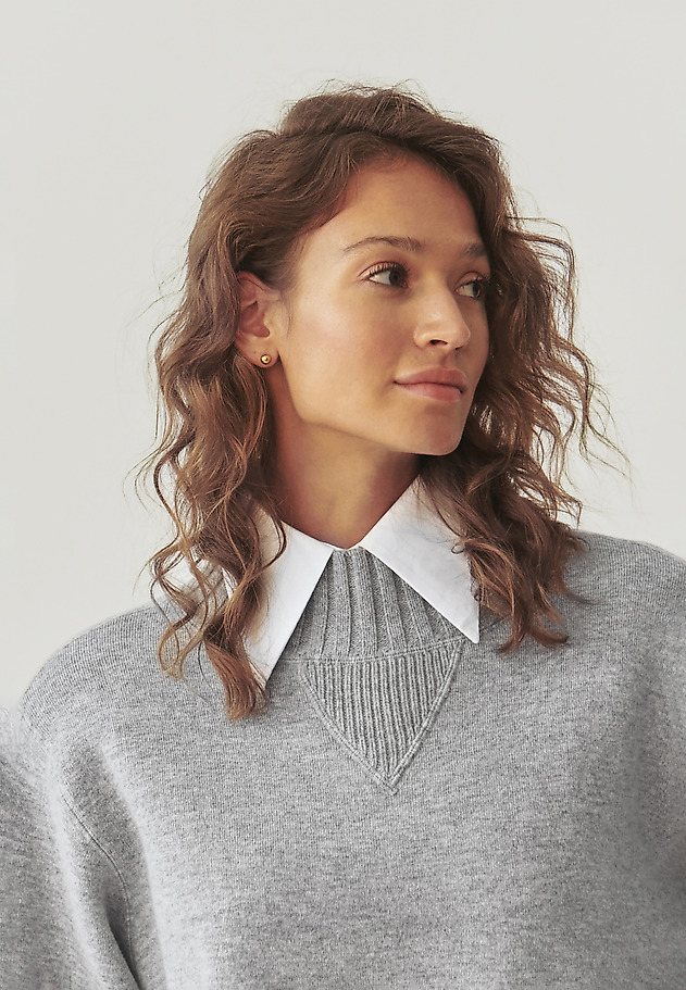 LADIES’ OVERSIZED SWEATER WITH MOCK TURTLENECK - MALMANA 1 LADIES’ OVERSIZED SWEATER WITH MOCK TURTLENECK - MALMANA 1 SZARY 6