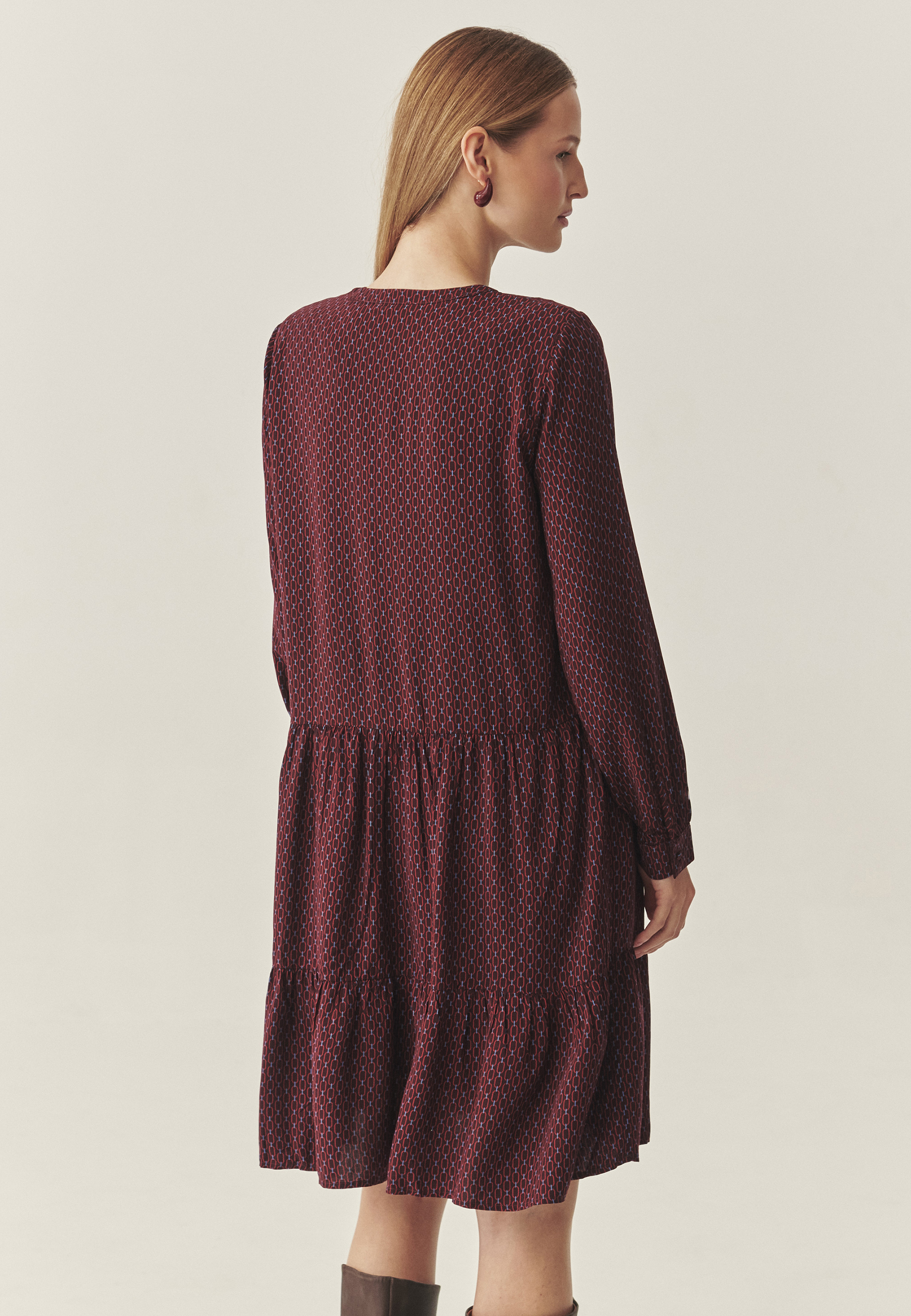 ŽENSKA OBLEKA IZ RAZTEGLJIVEGA MATERIALA Z IZVIRNIM VZORCEM - MISTY VEČBARVNA 2