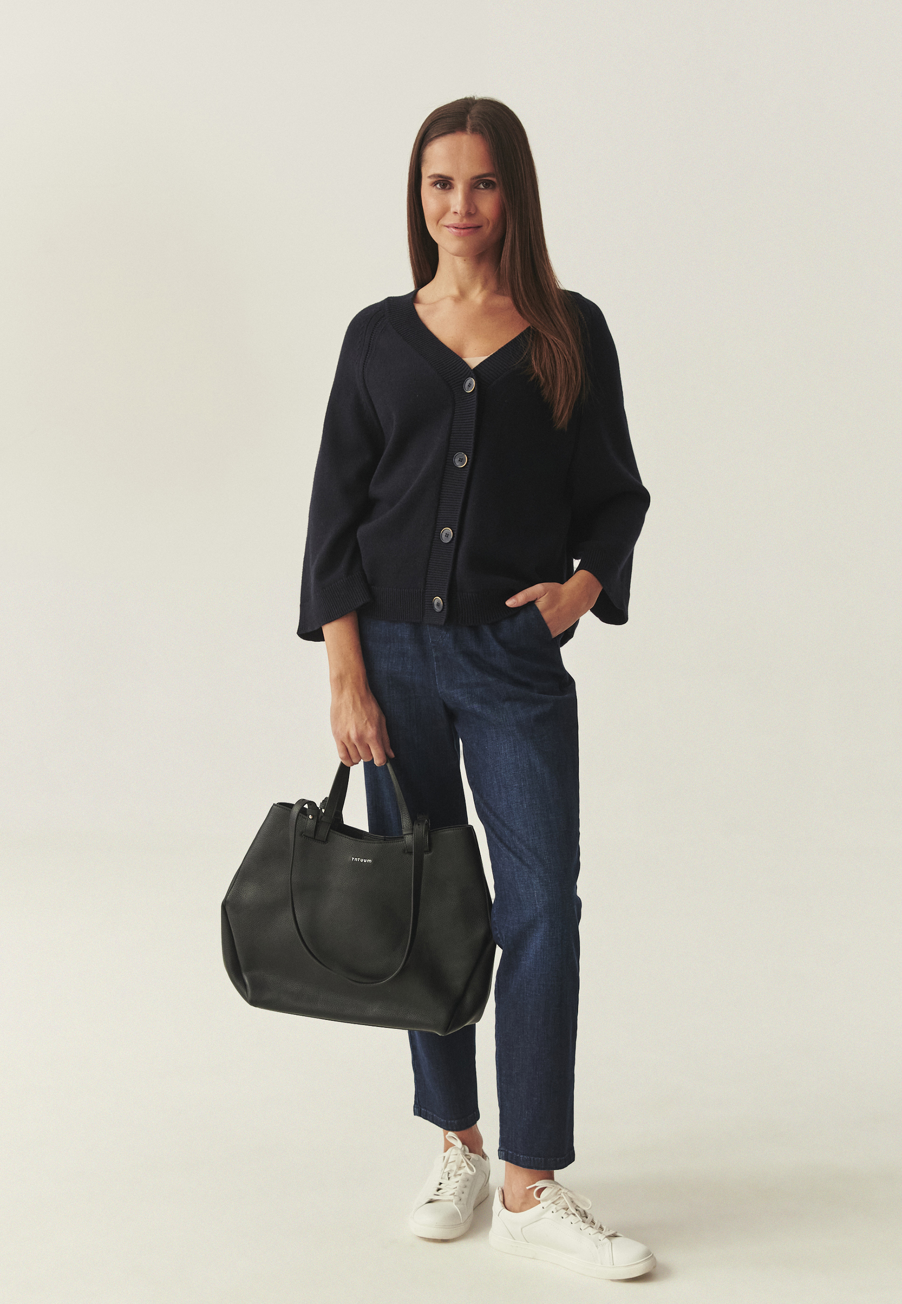 DÁMSKA KOŽENÁ KABELKA – LIVETTA ČIERNA 2