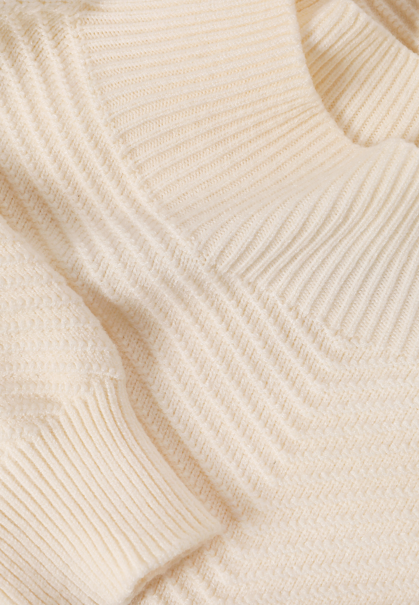 CASUALOWY SWETER Z PÓŁGOLFEM - IRISA CASUALOWY SWETER Z PÓŁGOLFEM - IRISA BEŻOWY 115741