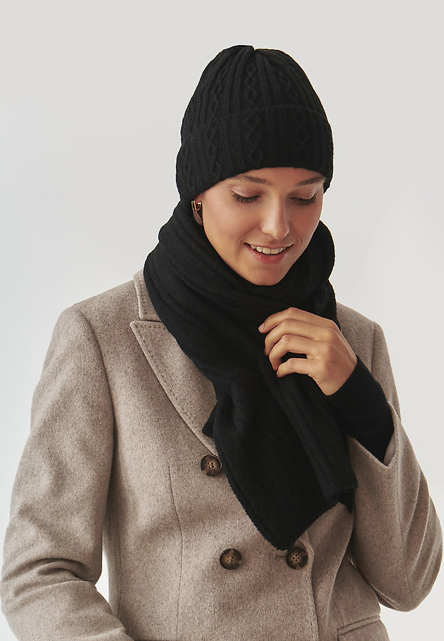 LADIES' KNITTED CAP — GORA LADIES' KNITTED CAP — GORA CZARNY 1