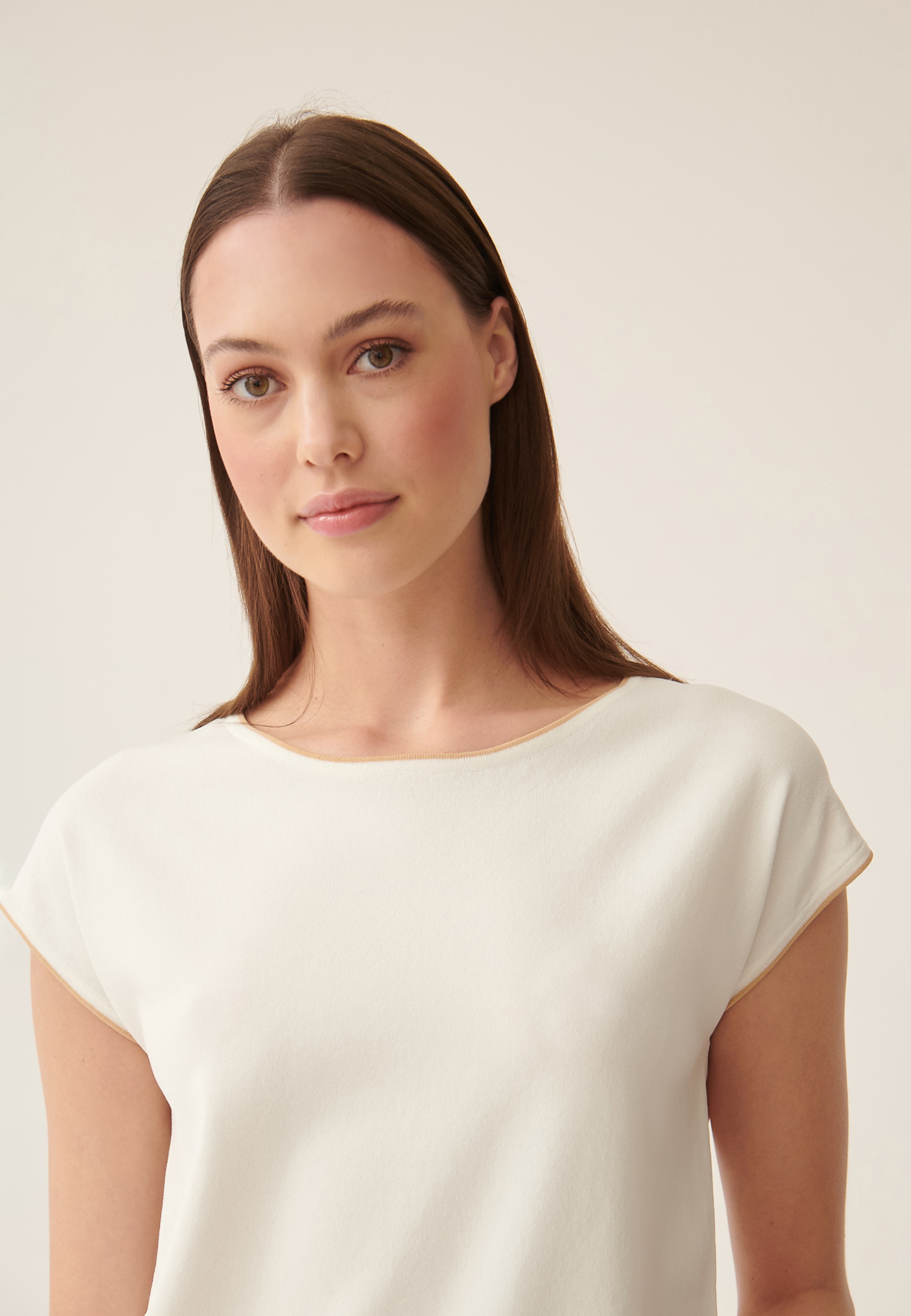 BLUZĂ DE DAMĂ, TRICOTATĂ, CU MÂNECI SCURTE ESTE ECRU 2