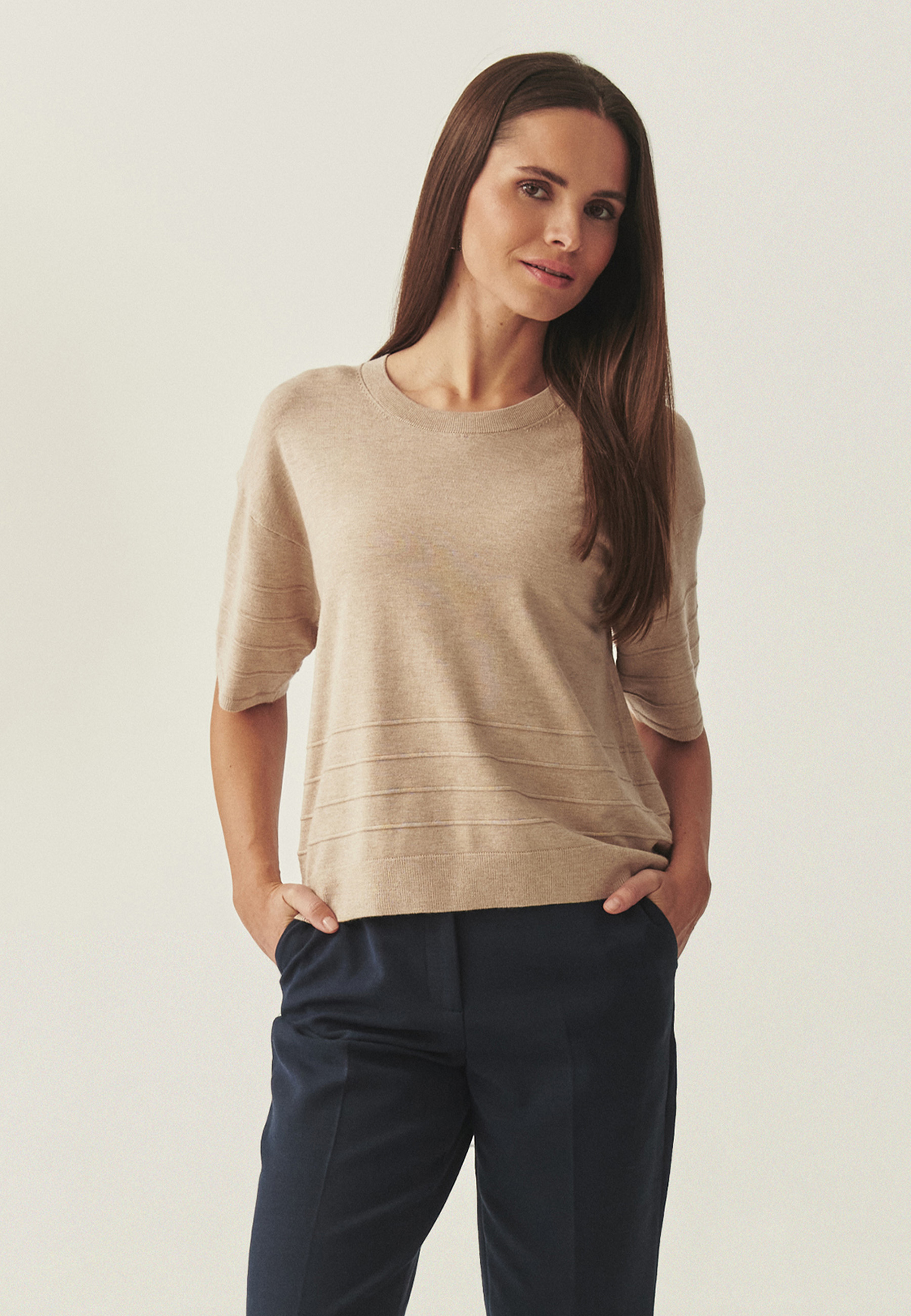 SVETROVÁ BLÚZKA S VISKÓZOU LENZING™ ECOVERO™ – PATRA BÉŽOVÁ 2