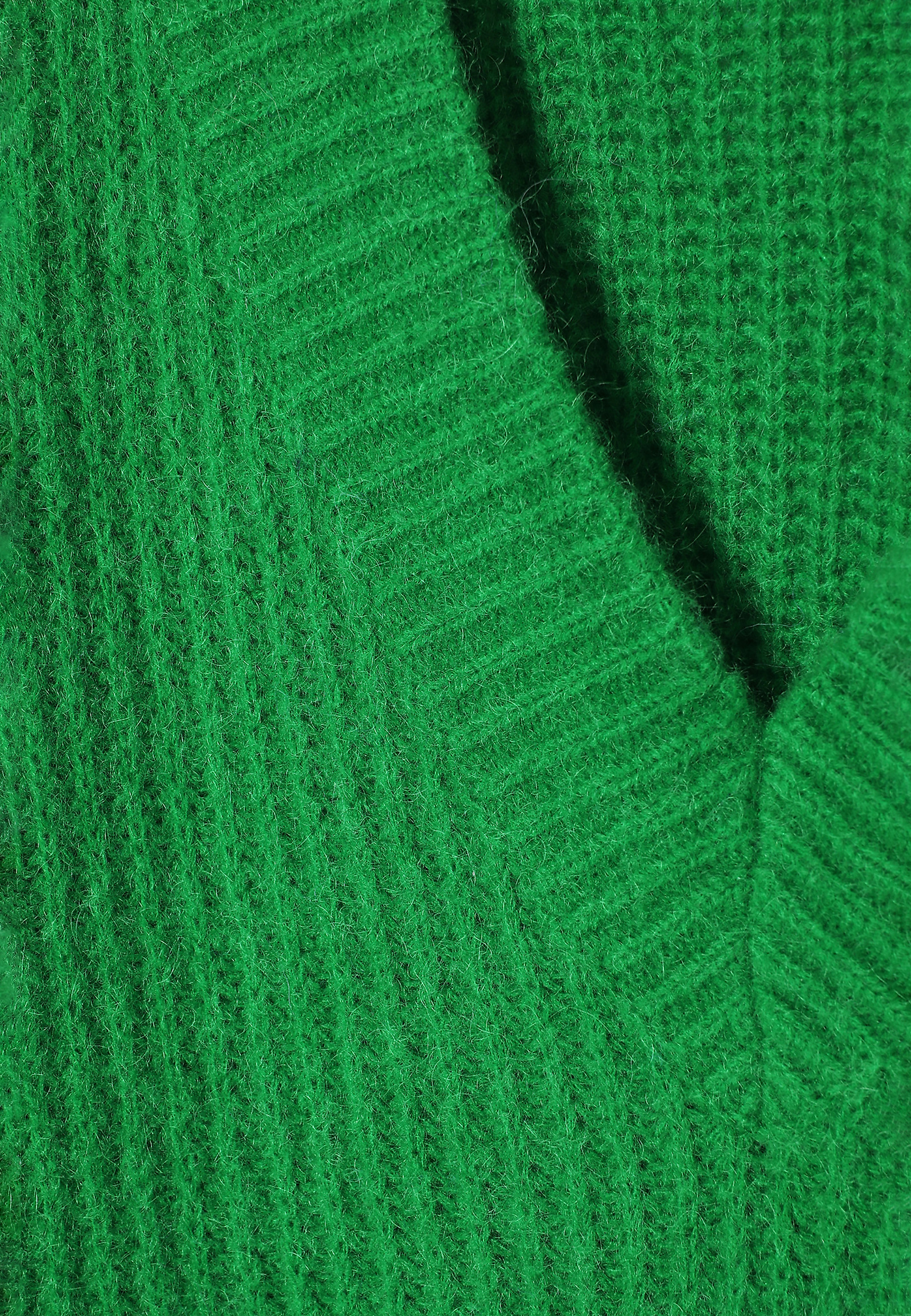 PULOVER DE DAMĂ OVERSIZE CU DECOLTEU ÎN FORMA LITEREI „V” — ONYX PULOVER DE DAMĂ OVERSIZE CU DECOLTEU ÎN FORMA LITEREI „V” — ONYX VERDE 101651